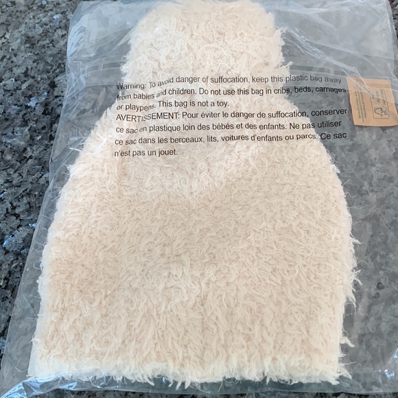 Lemon brand cream colored soft winter cap. NWT - Picture 3 of 3